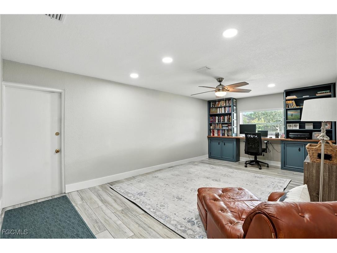 1250 Kasamada Drive Fort Myers FL 33919 2025020778 image20