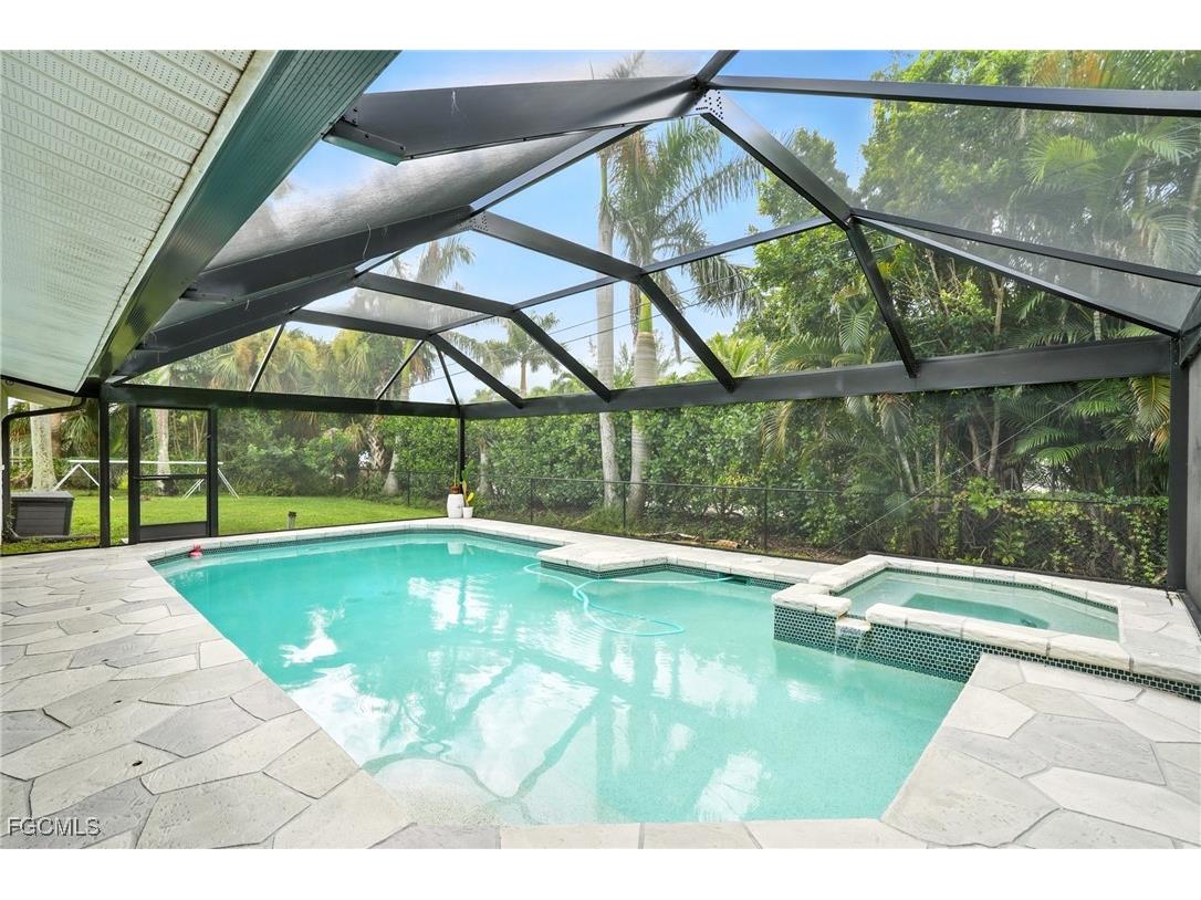 1250 Kasamada Drive Fort Myers FL 33919 2025020778 image33