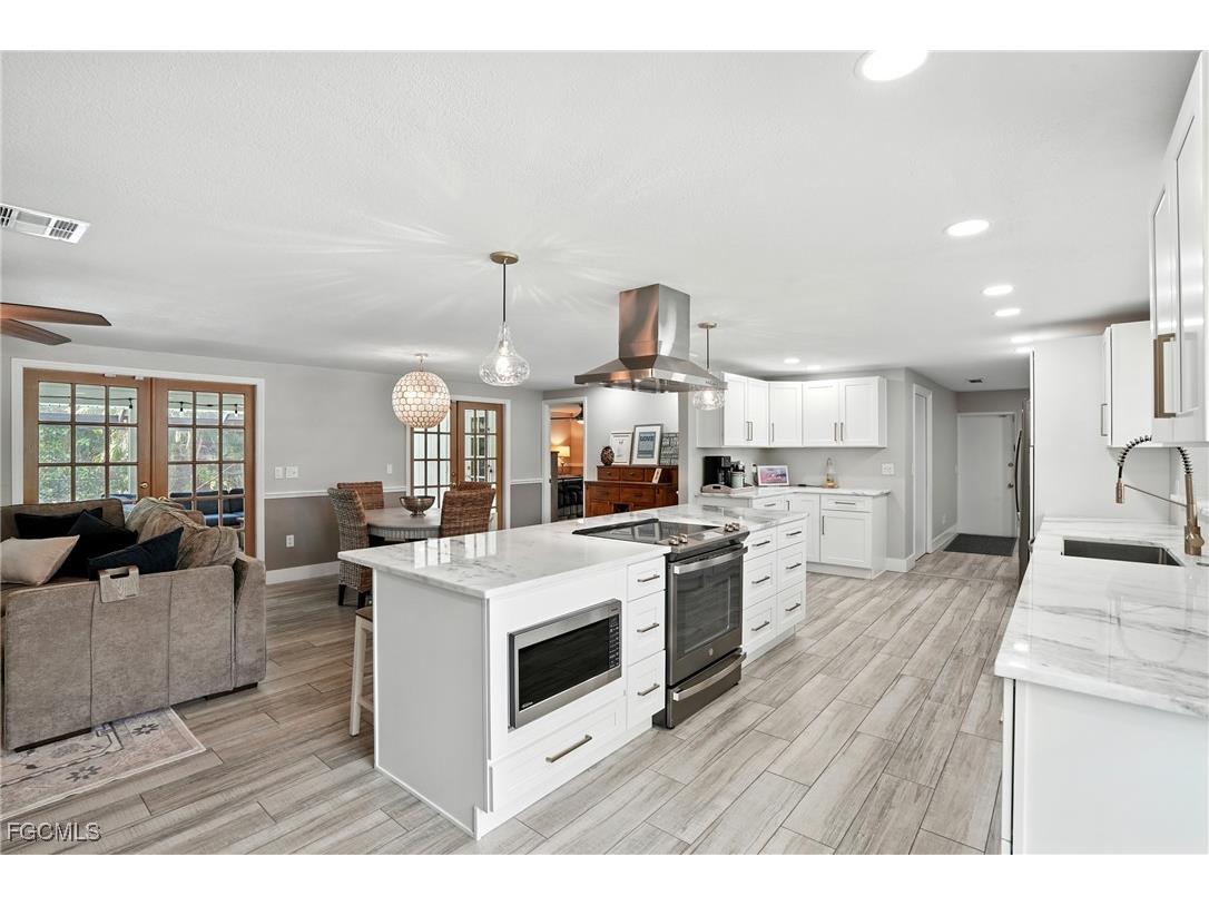 1250 Kasamada Drive Fort Myers FL 33919 2025020778 image4