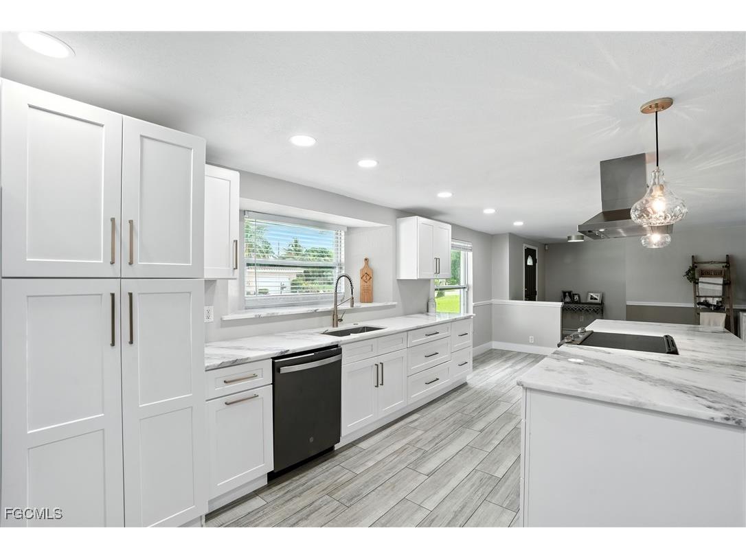 1250 Kasamada Drive Fort Myers FL 33919 2025020778 image5