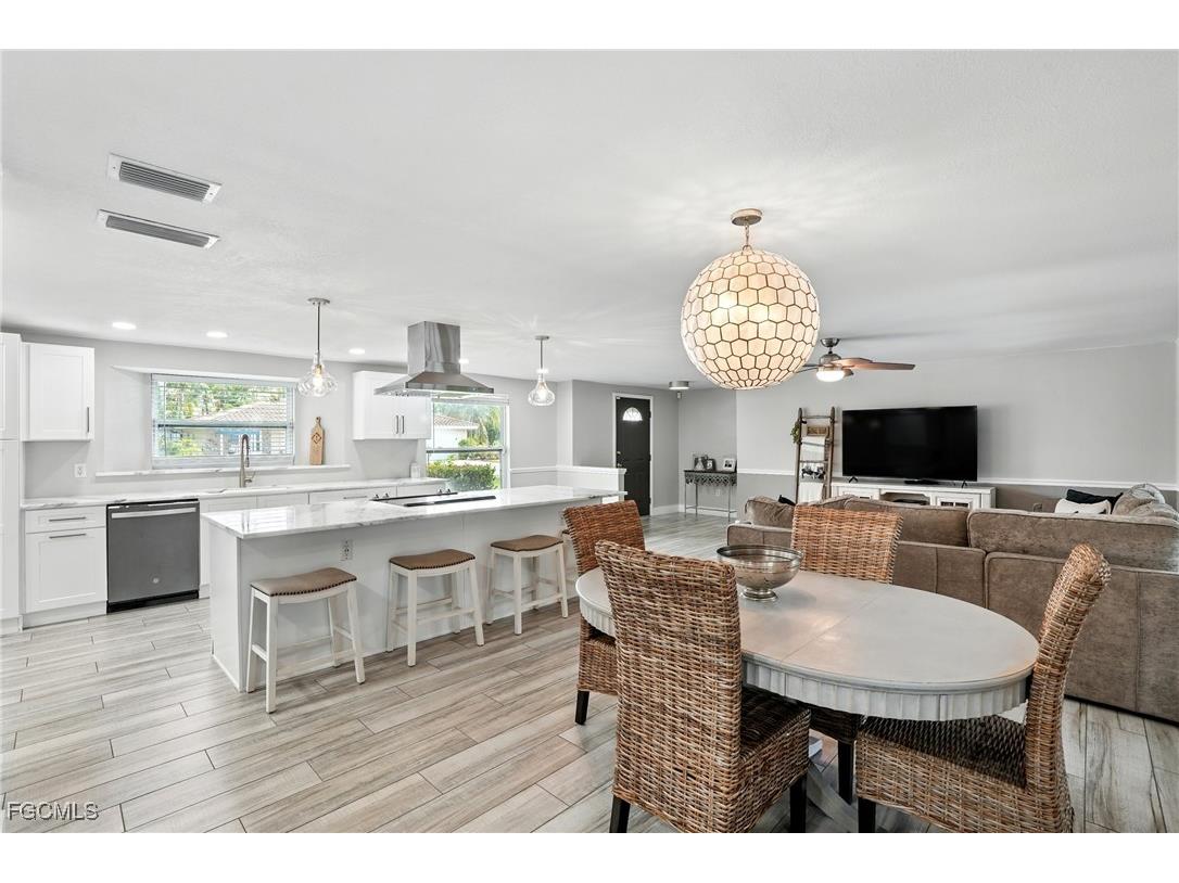 1250 Kasamada Drive Fort Myers FL 33919 2025020778 image6