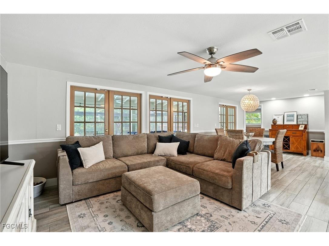 1250 Kasamada Drive Fort Myers FL 33919 2025020778 image9