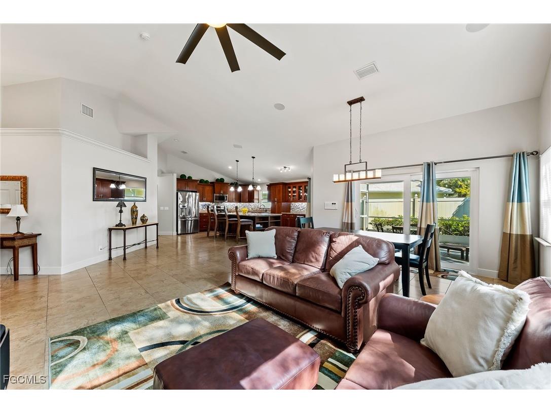 1250 Silverstrand Drive Naples FL 34110 2025015821 image10