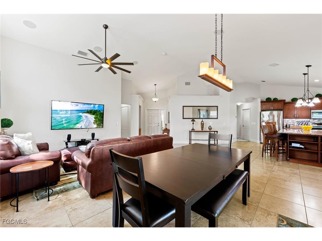 1250 Silverstrand Drive Naples FL 34110 2025015821 image11