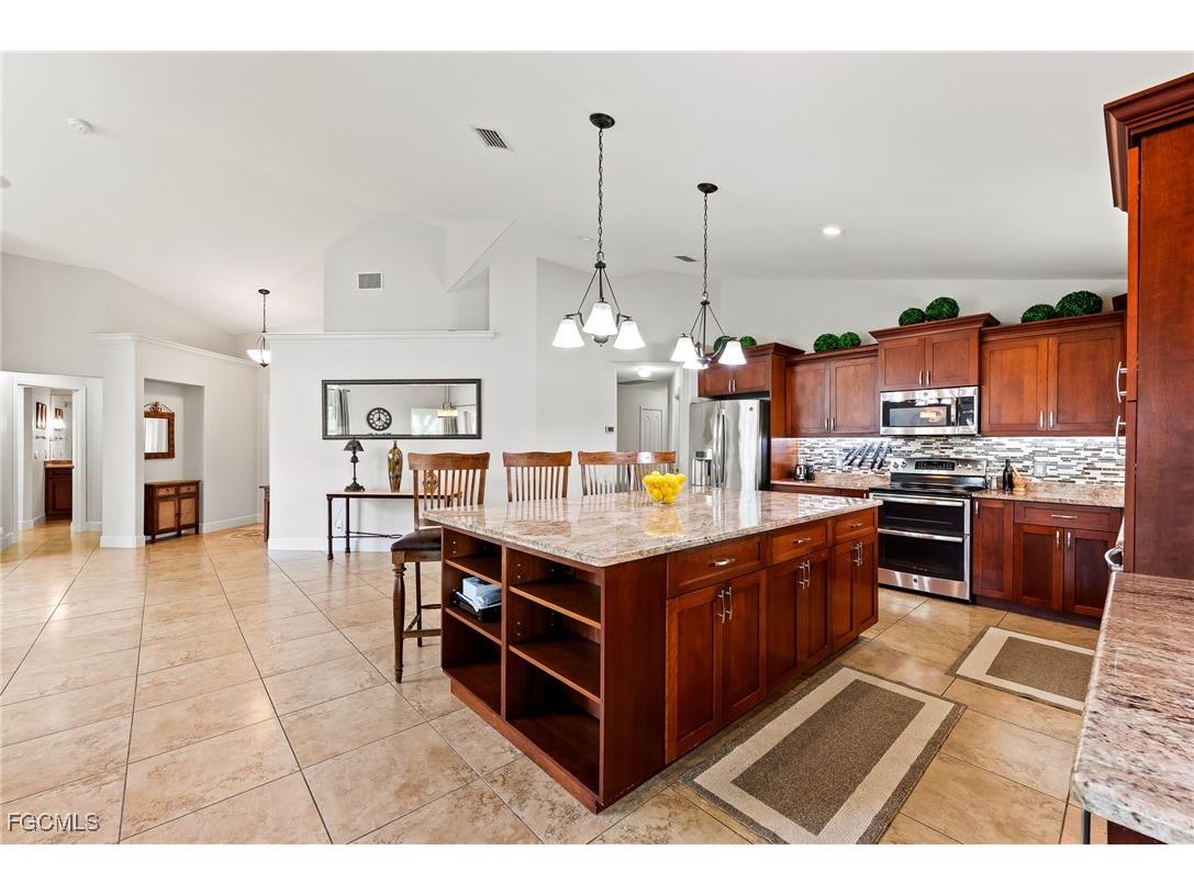 1250 Silverstrand Drive Naples FL 34110 2025015821 image15