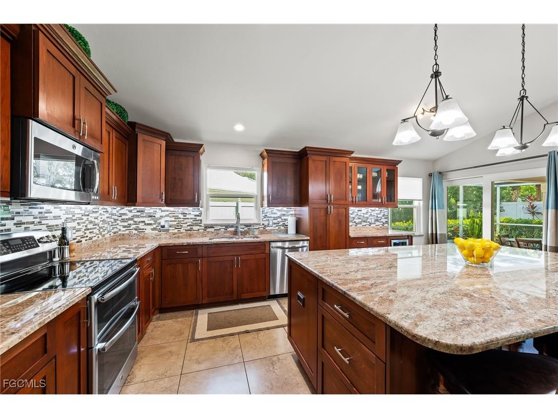 1250 Silverstrand Drive Naples FL 34110 2025015821 image17