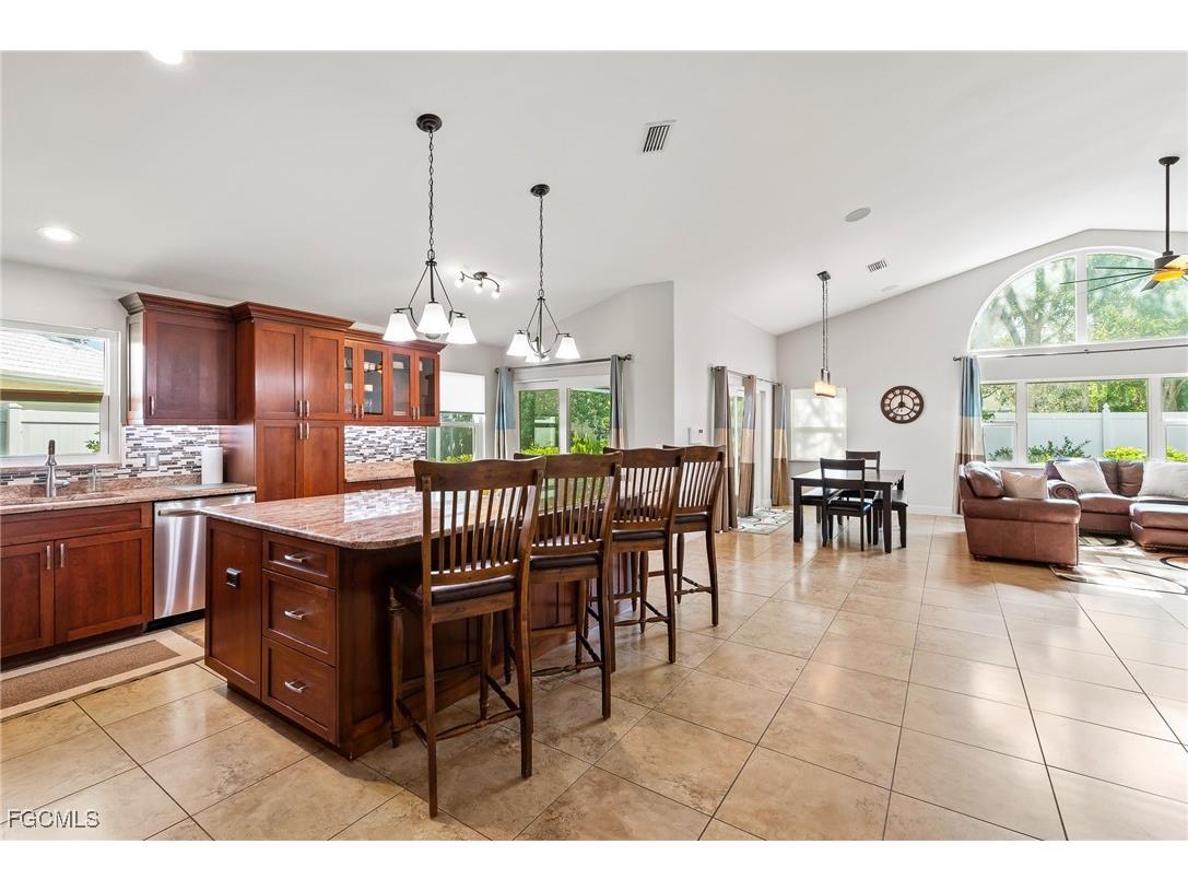 1250 Silverstrand Drive Naples FL 34110 2025015821 image21