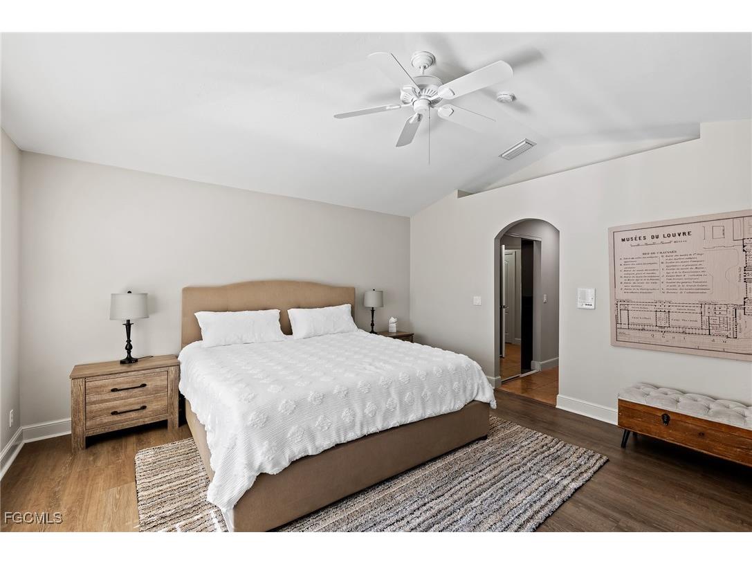 1250 Silverstrand Drive Naples FL 34110 2025015821 image24