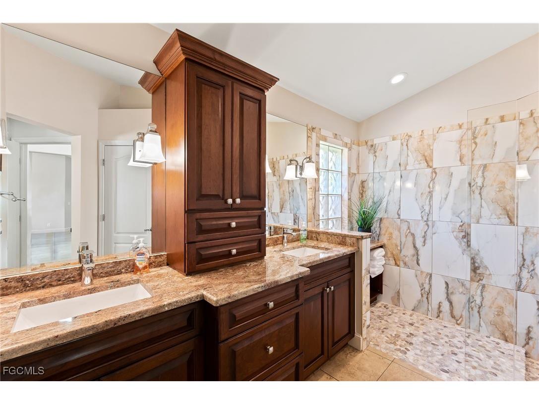 1250 Silverstrand Drive Naples FL 34110 2025015821 image27