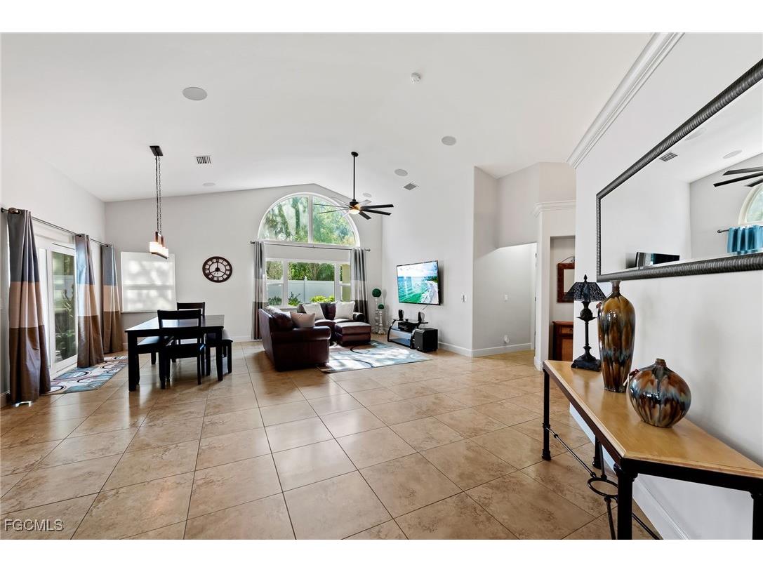 1250 Silverstrand Drive Naples FL 34110 2025015821 image7