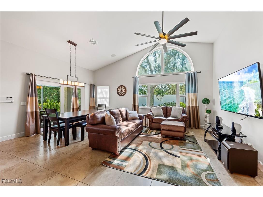 1250 Silverstrand Drive Naples FL 34110 2025015821 image8