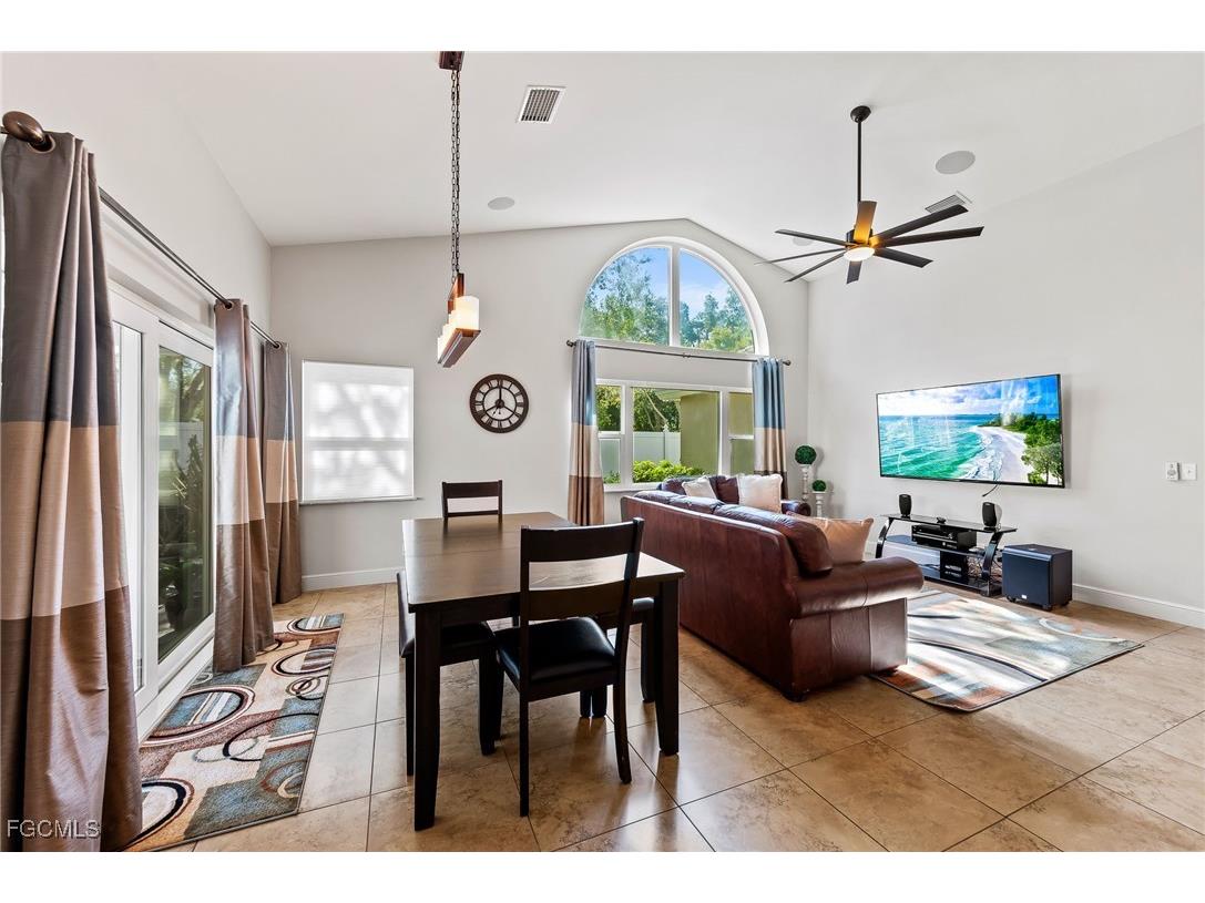 1250 Silverstrand Drive Naples FL 34110 2025015821 image9