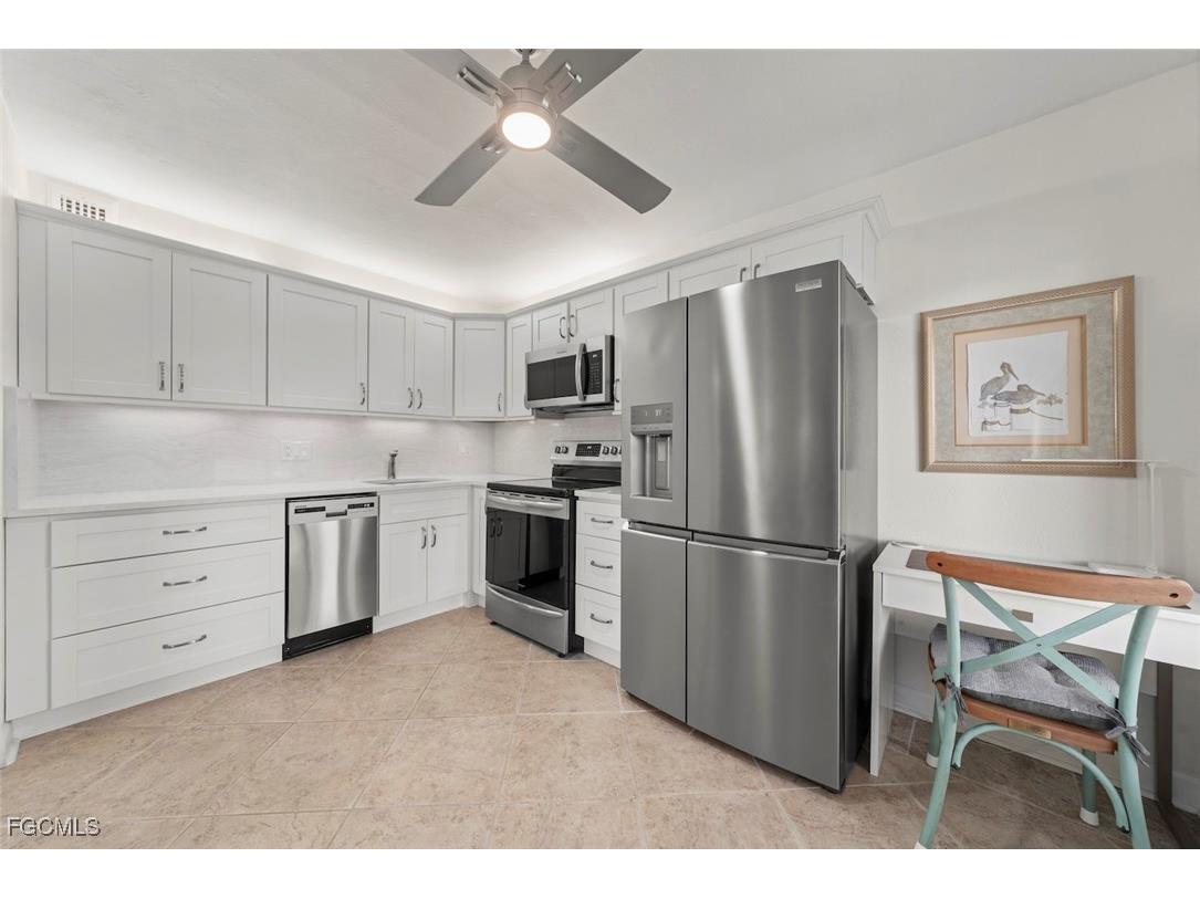 1250 Tennisplace Court #B24 Sanibel FL 33957 2025008344 image11