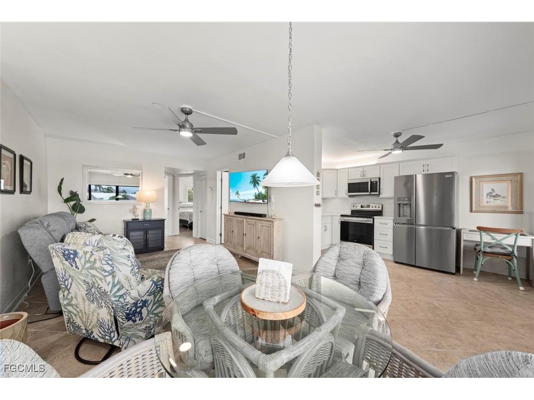 1250 Tennisplace Court #B24 Sanibel FL 33957 2025008344 image4