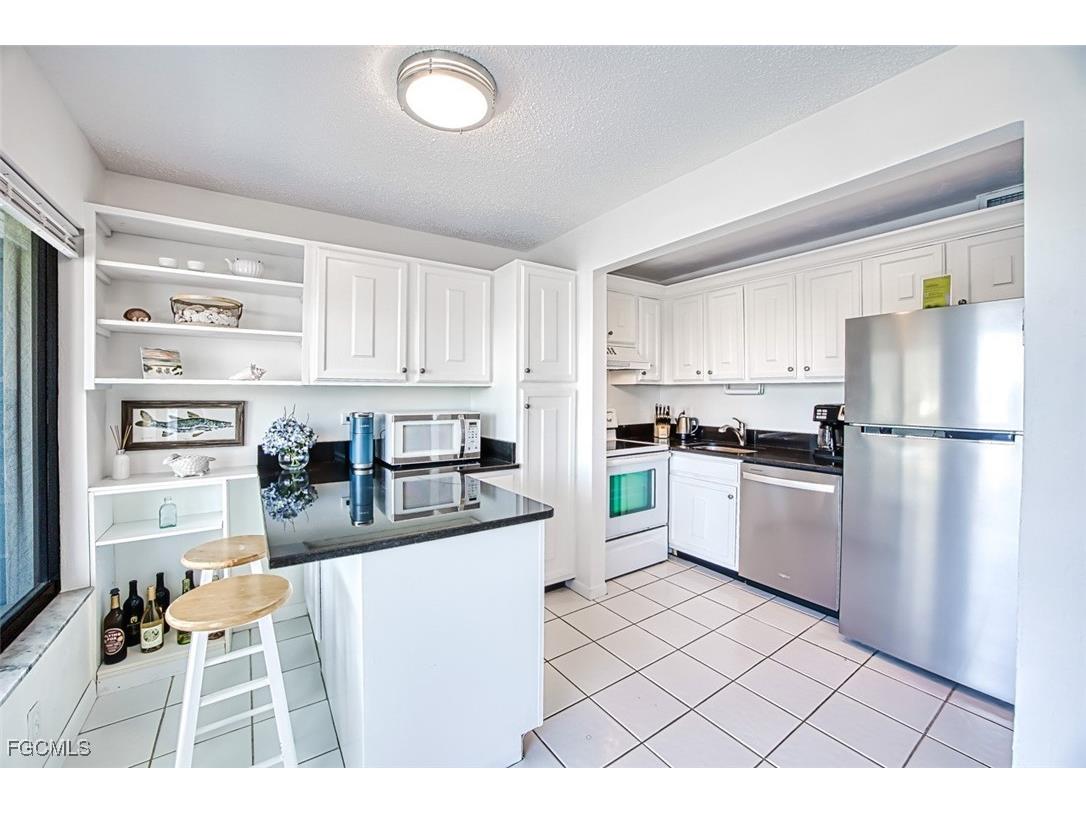 1250 Tennisplace Court #B31 Sanibel FL 33957 2025017889 image6