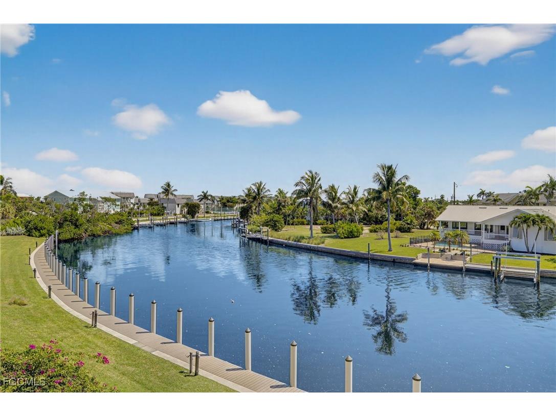 1250 Tennisplace Court #B34 Sanibel FL 33957 2025009409 image16