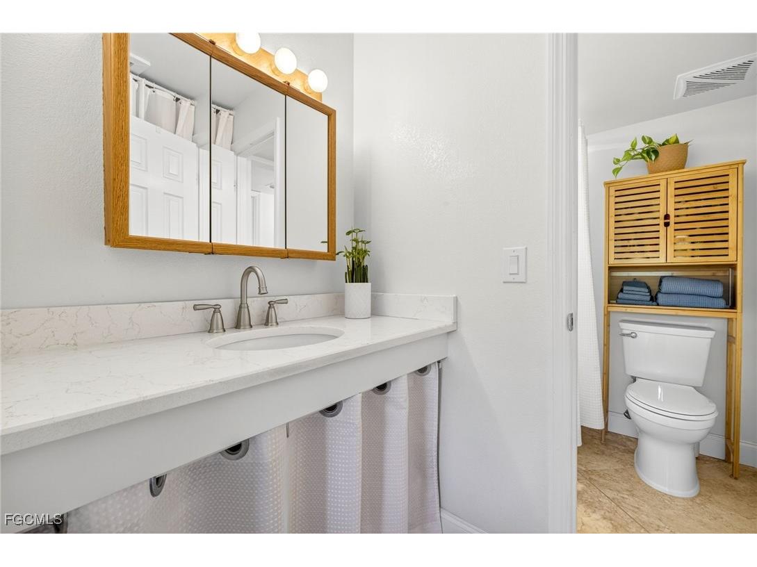 1250 Tennisplace Court #B34 Sanibel FL 33957 2025009409 image21