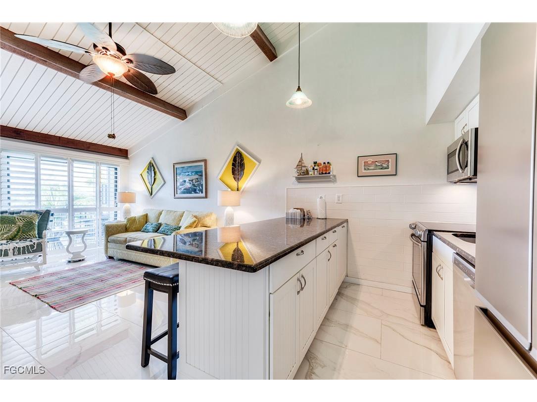 1250 Tennisplace Court #D33 Sanibel FL 33957 2025003472 image7