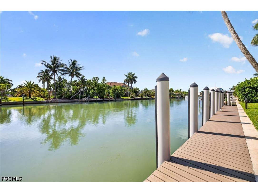 1250 Tennisplace Court #E22 Sanibel FL 33957 2026024841 image3