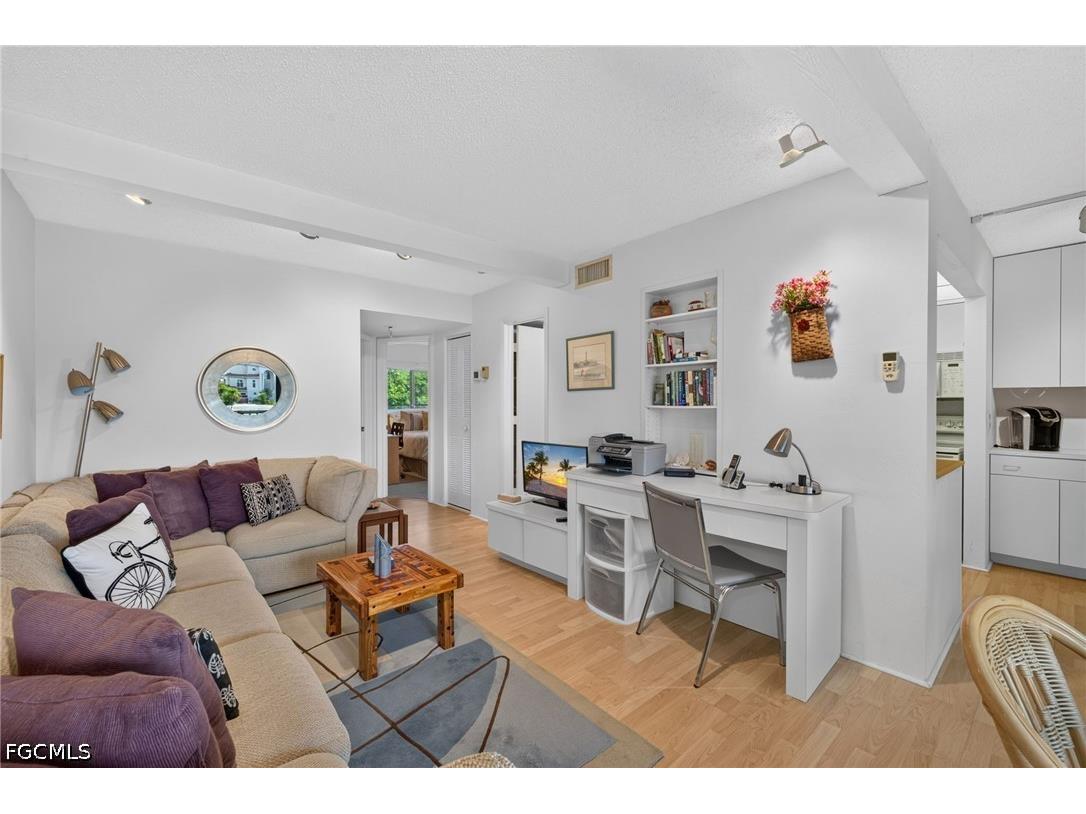 1250 Tennisplace Court #E22 Sanibel FL 33957 2026024841 image4