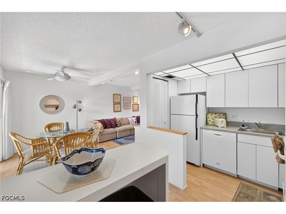 1250 Tennisplace Court #E22 Sanibel FL 33957 2026024841 image7
