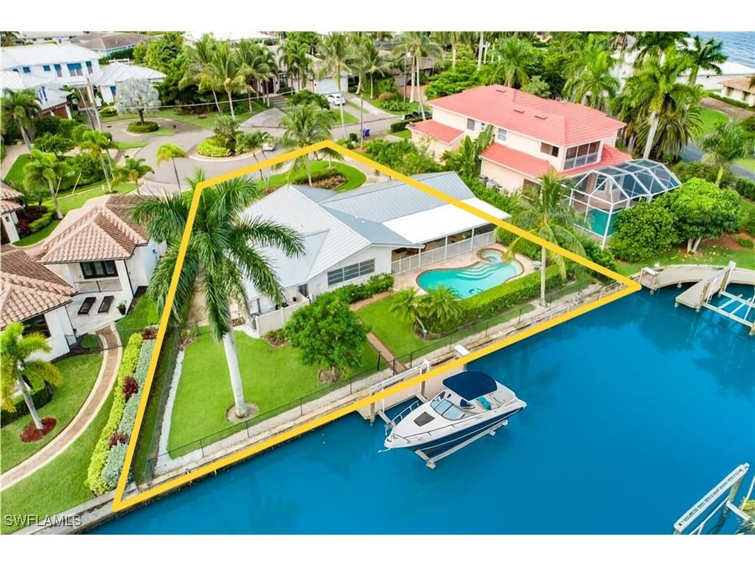 1250 Tuna Court Naples FL 34102 225073898 image1