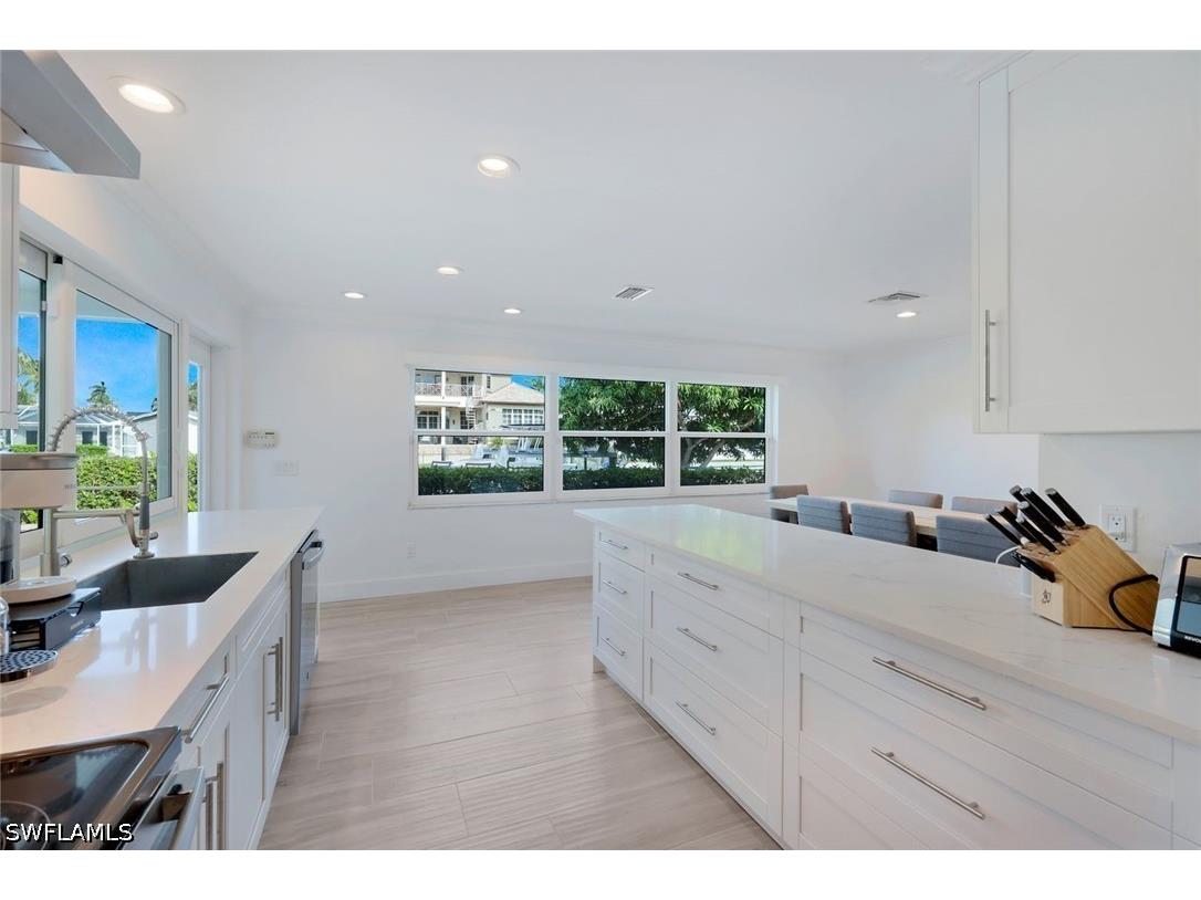 1250 Tuna Court Naples FL 34102 226020249 image12