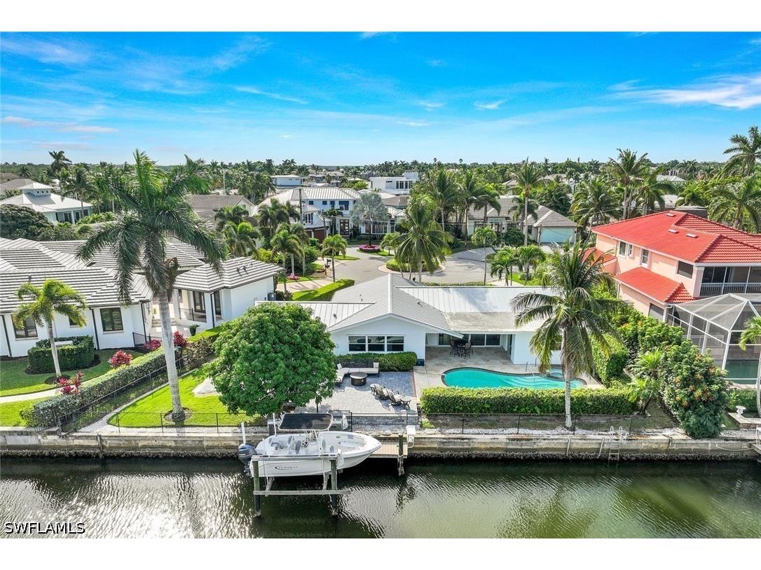 1250 Tuna Court Naples FL 34102 226020249 image2