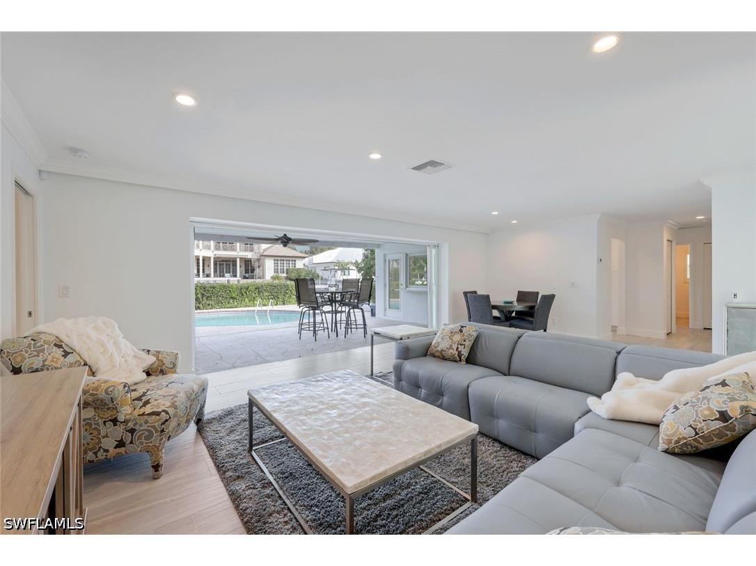 1250 Tuna Court Naples FL 34102 226020249 image6