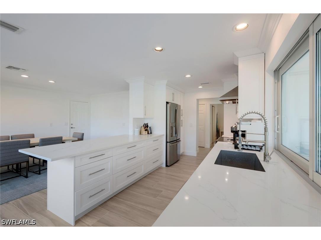 1250 Tuna Court Naples FL 34102 226020249 image9