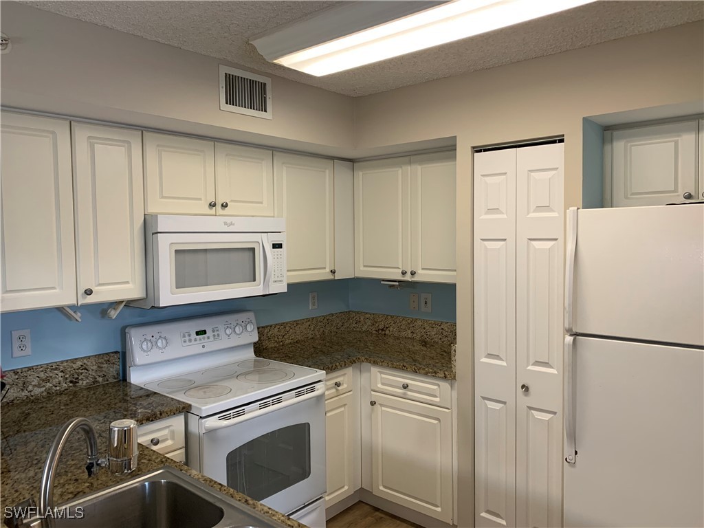 1250 Wildwood Lakes Boulevard #101 Naples FL 34104 225064480 image6