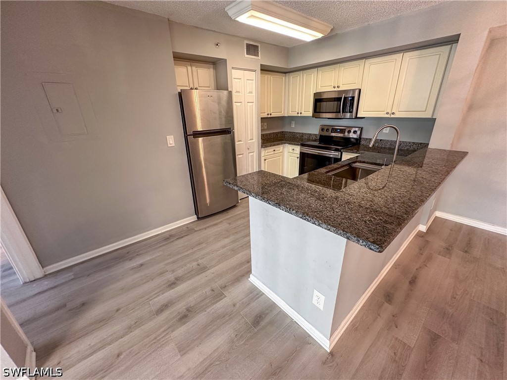 1250 Wildwood Lakes Boulevard #206 Naples FL 34104 226019556 image9