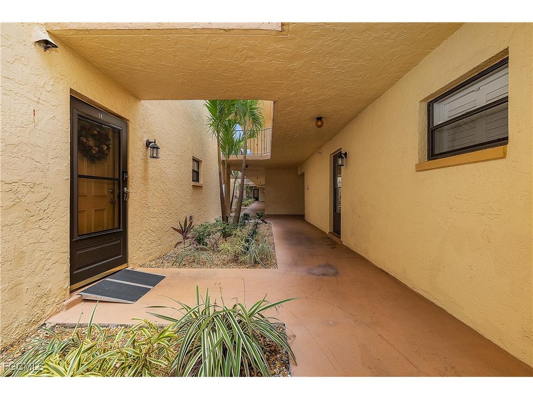 12501 Mcgregor Boulevard #8 Fort Myers FL 33919 2025025747 image2