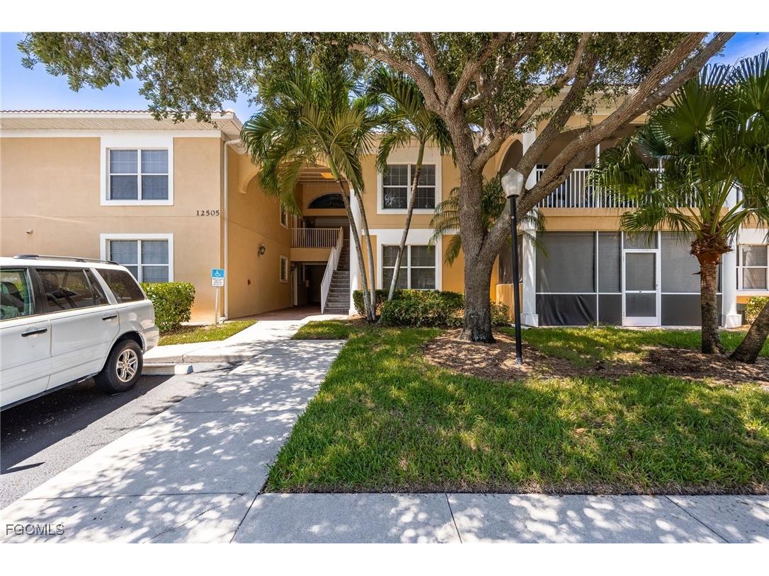 12505 Mcgregor Boulevard #206 Fort Myers FL 33919 2025003679 image2