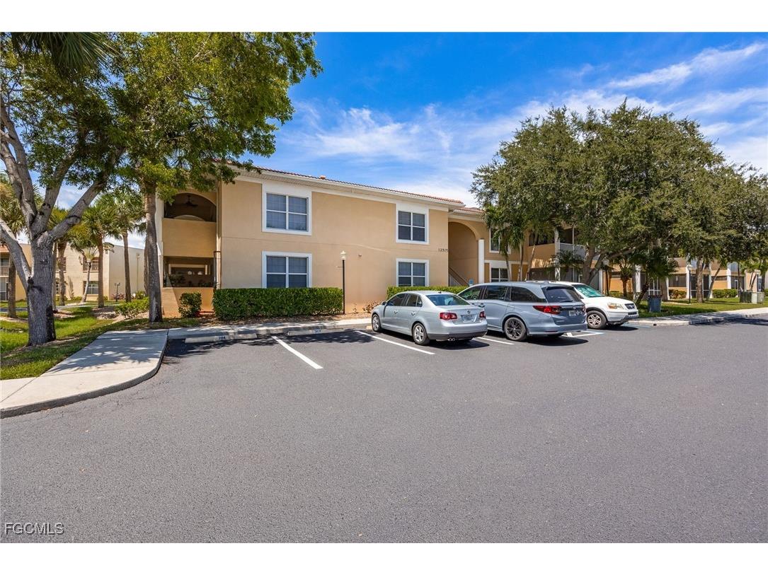 12505 Mcgregor Boulevard #206 Fort Myers FL 33919 2025003679 image3