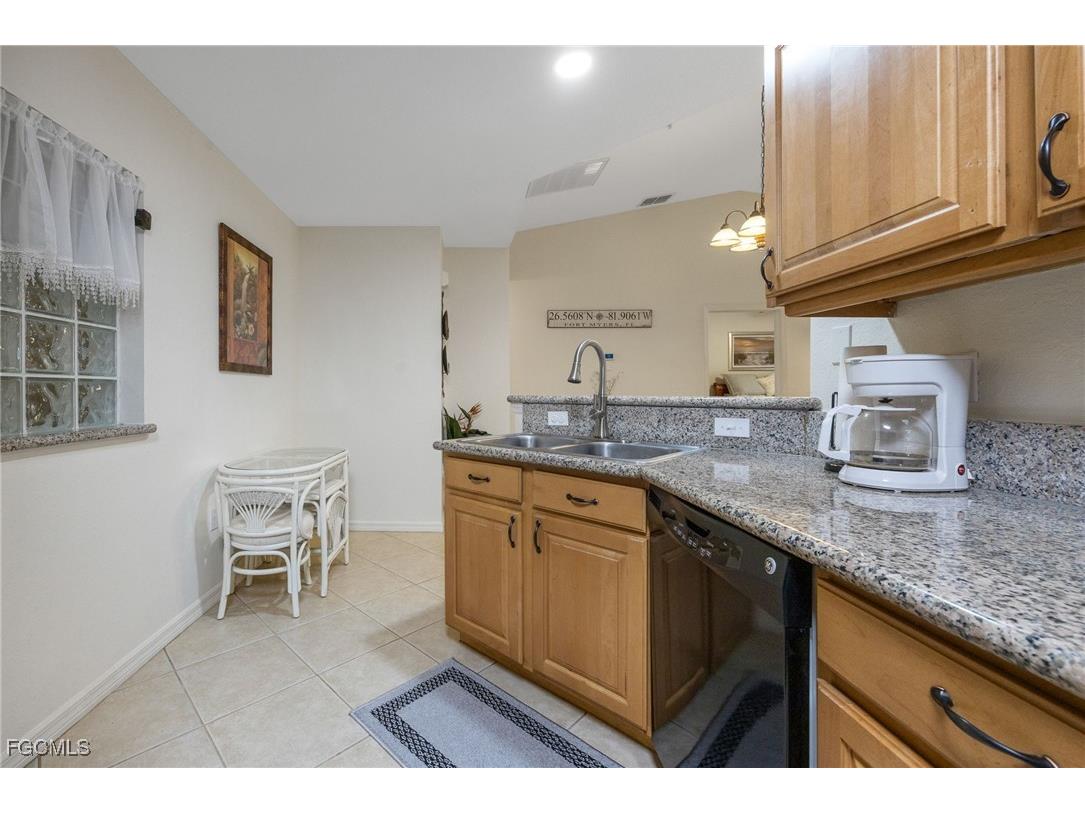 12505 Mcgregor Boulevard #206 Fort Myers FL 33919 2025003679 image7