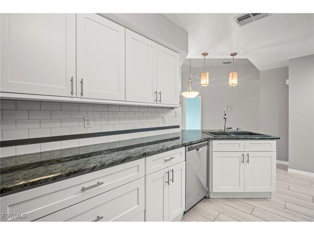 12505 Mcgregor Boulevard #213B Fort Myers FL 33919 2025008033 image15