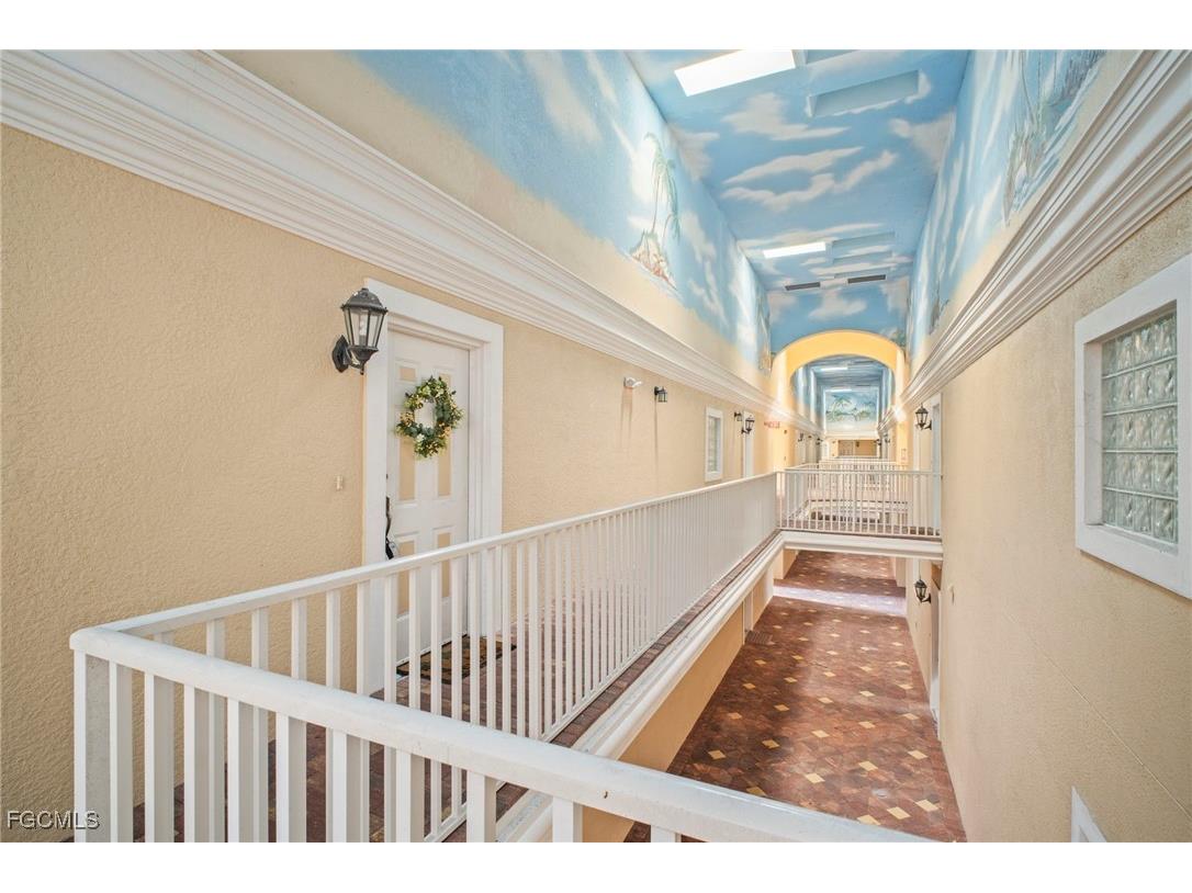 12505 Mcgregor Boulevard #213B Fort Myers FL 33919 2025008033 image4