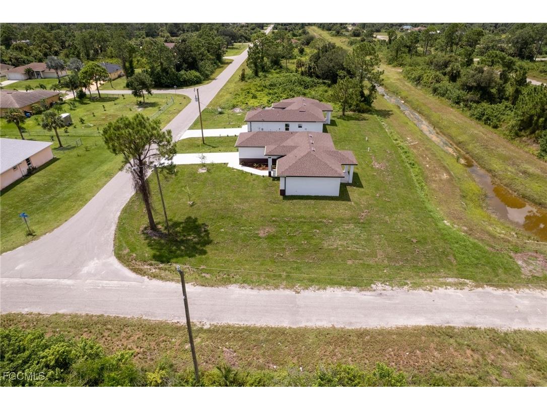 1251 Bari Street E Lehigh Acres FL 33974 2025019328 image4