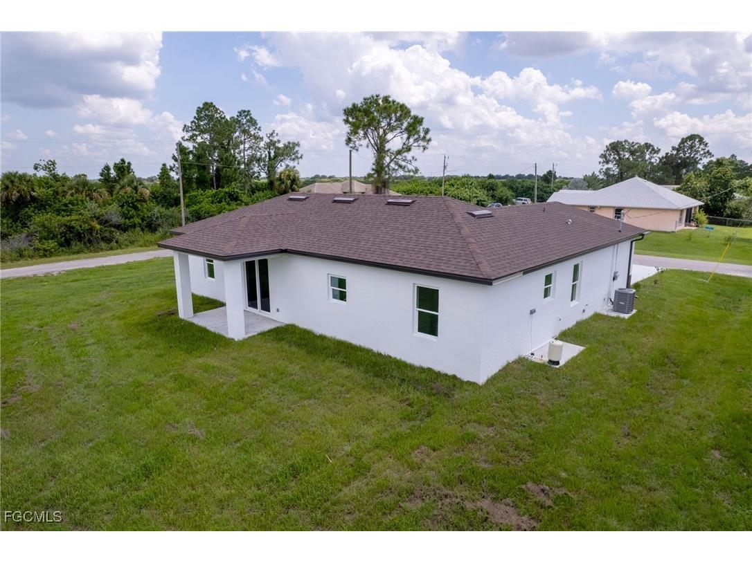 1251 Bari Street E Lehigh Acres FL 33974 2025019328 image5