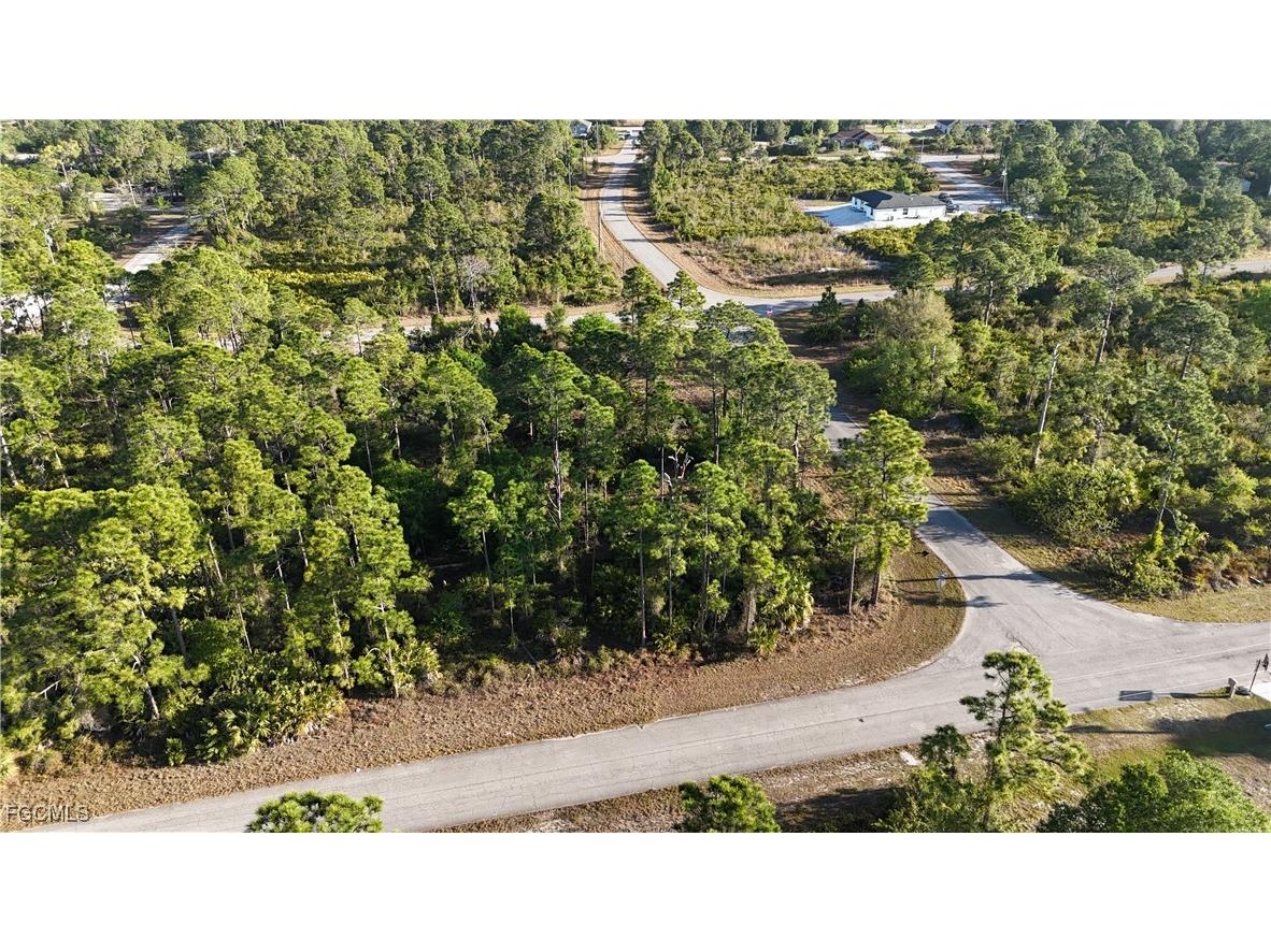 1251 Bermar Street Fort Myers FL 33913 2025003842 image4