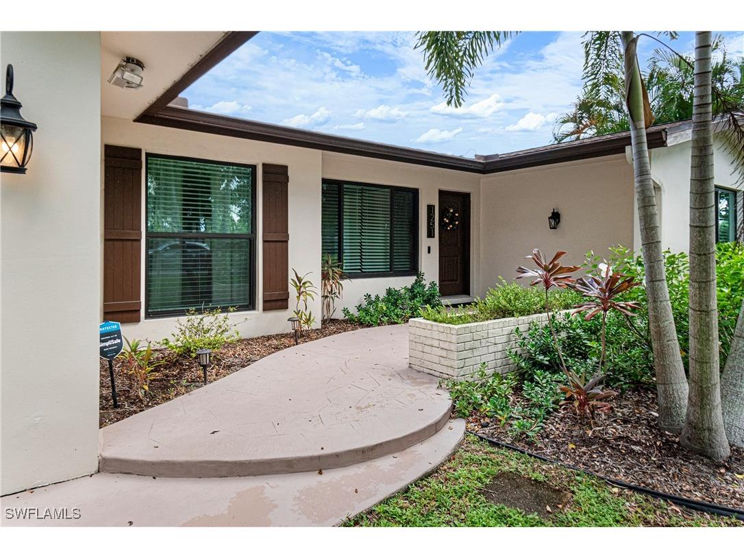1251 Cleburne Drive Fort Myers FL 33919 224074506 image1