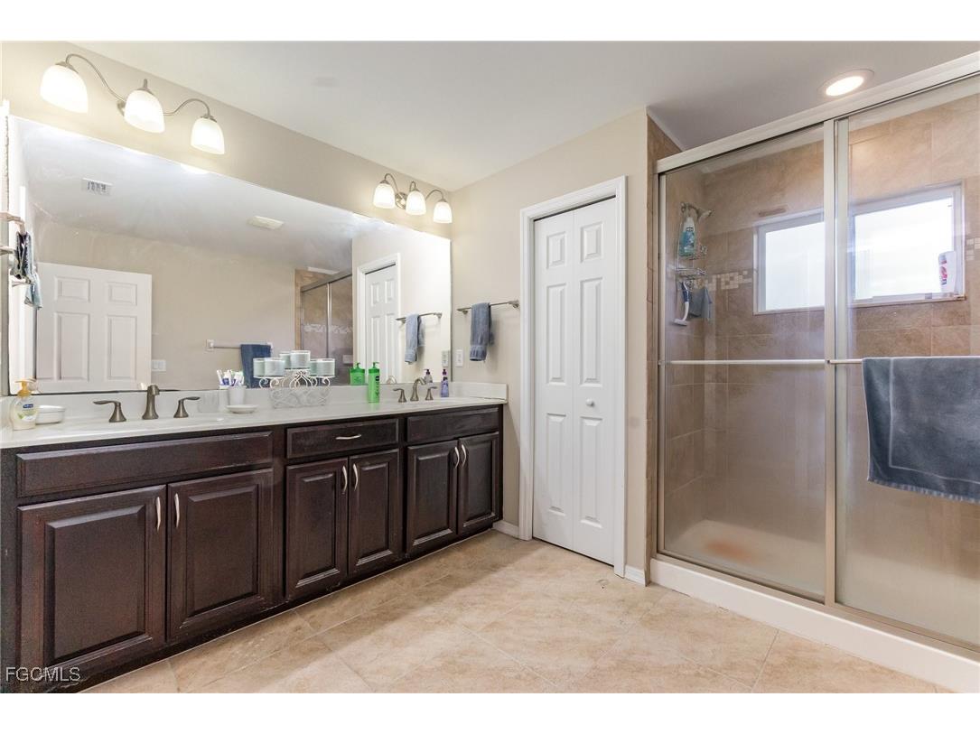 12518 Laurel Cove Drive Fort Myers FL 33913 2025010919 image20