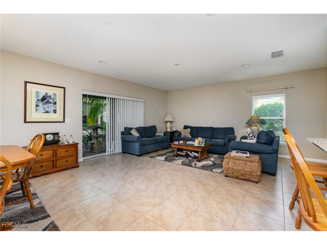 12518 Laurel Cove Drive Fort Myers FL 33913 2025010919 image6