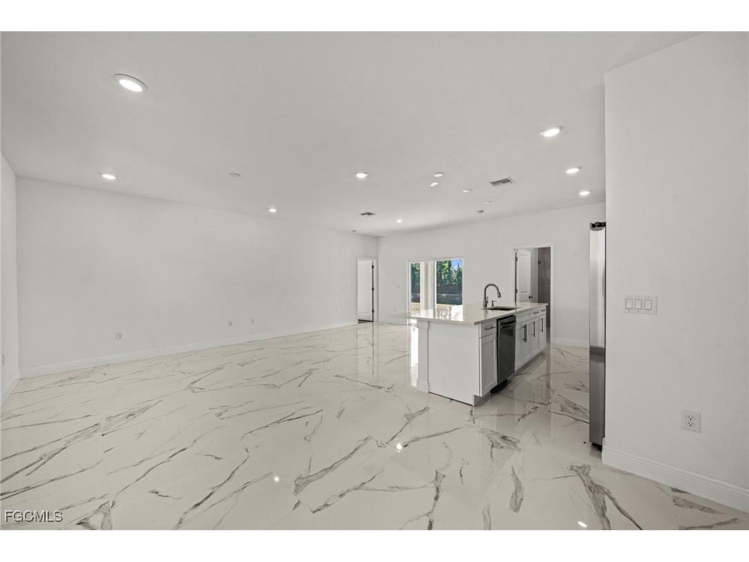 1252 Edna Street E Lehigh Acres FL 33974 2026004610 image5