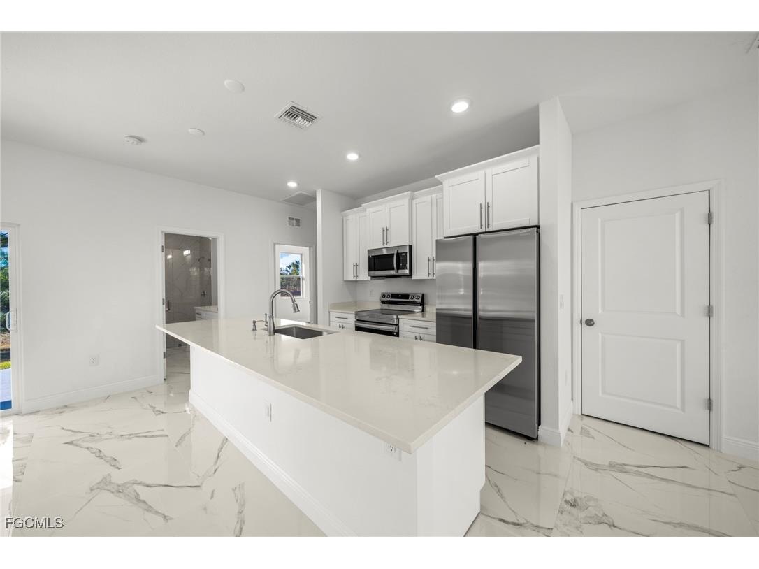 1252 Edna Street E Lehigh Acres FL 33974 2026004610 image8