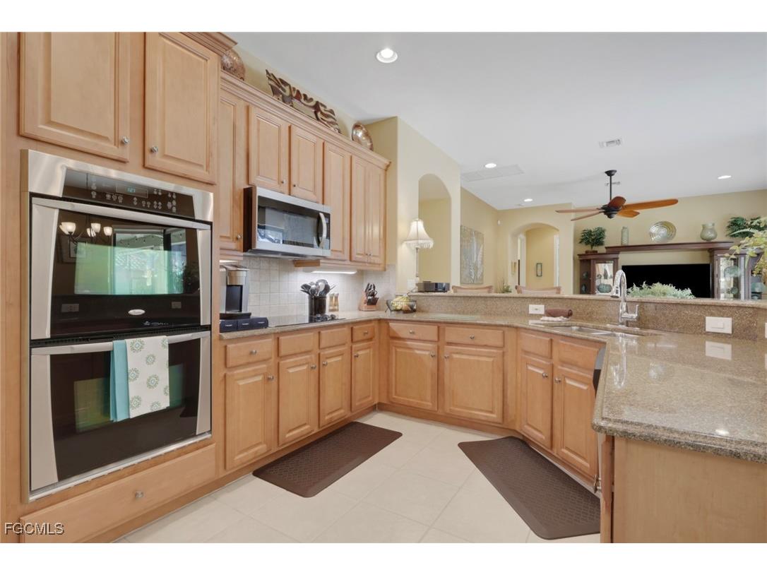 12525 Fairmont Drive Fort Myers FL 33913 2025024982 image10