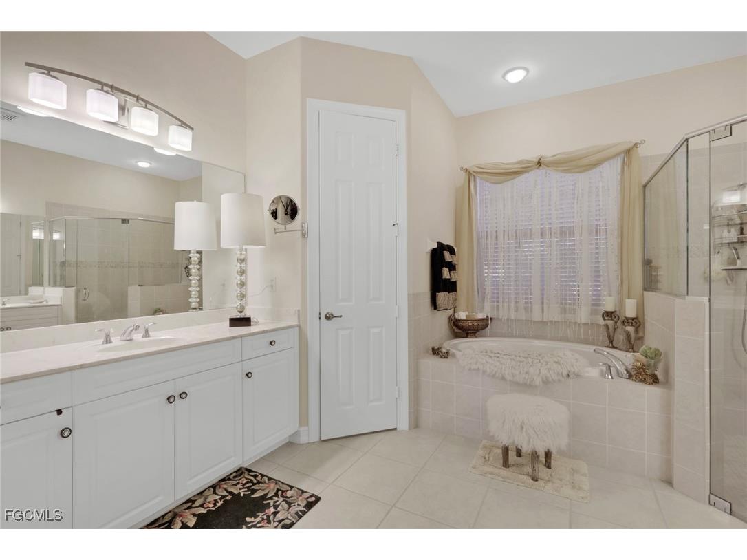 12525 Fairmont Drive Fort Myers FL 33913 2025024982 image16