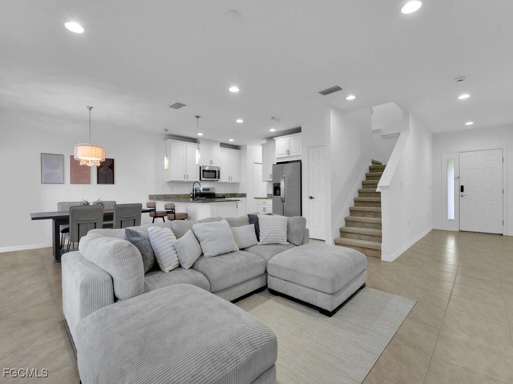12526 Laurel Cove Drive Fort Myers FL 33913 2025016815 image1