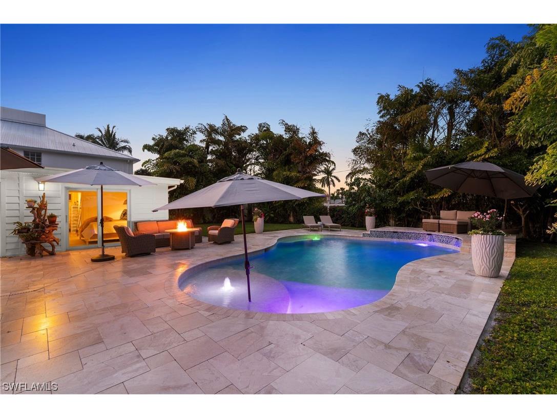 1253 12th Avenue N Naples FL 34102 224021038 image1